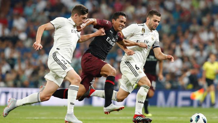 Carlos Bacca en el partido del Milan ante el Real Madrid