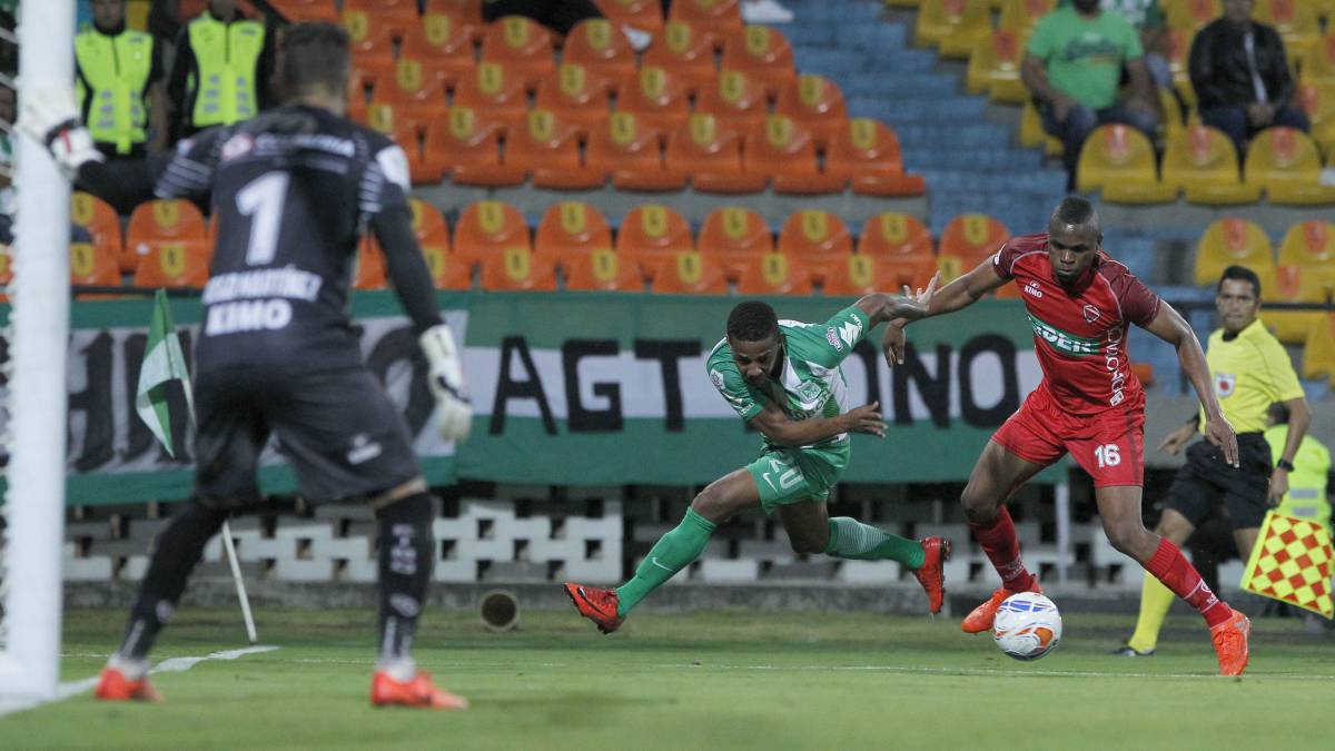 Atlético Nacional ganó 1-0 en la ida de los octavos de final de la Copa Águila a Patriotas en el estadio Atanasio Girardot. Carlos Rivas anotó el gol.