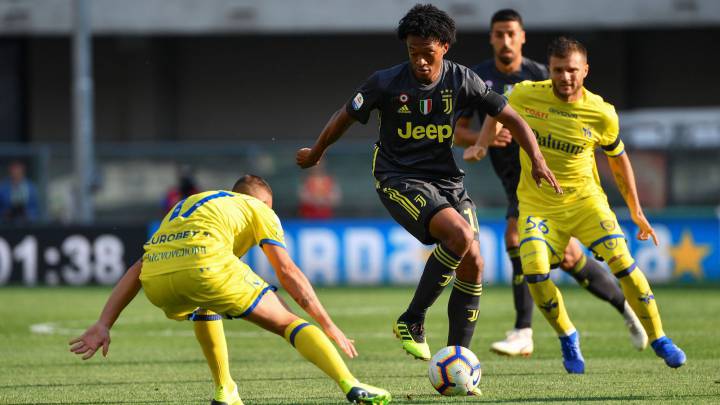 Cristiano Ronaldo debuta con Juventus en la Serie A con un triunfo 3-2 ante Chievo Veroa. Juan Guillermo Cuadrado fue titular y jugó 56 minutos