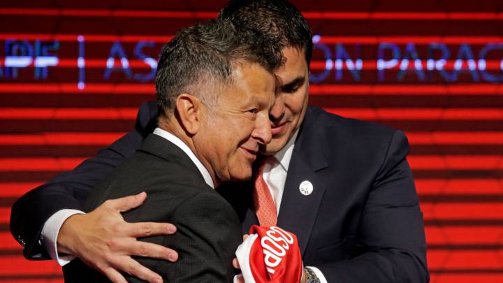 Robert Harrison, presidente de la Asociación Paraguaya de Fútbol no confirmó pero tampoco negó que Juan Carlos Osorio tenga una cláusula de rescisión.