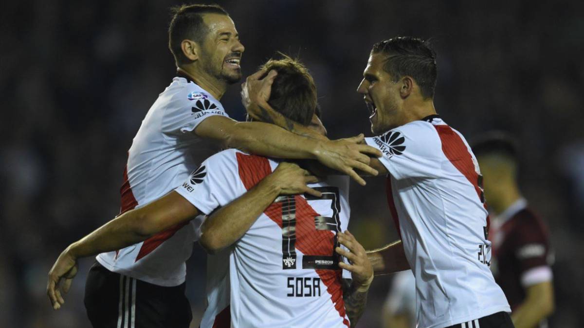 Juan Fernando Quintero fue titular en River Plate en la goleada a Lanús por la Superliga Argentina. Rafael Santos Borré entró al minuto 65 por Scocco