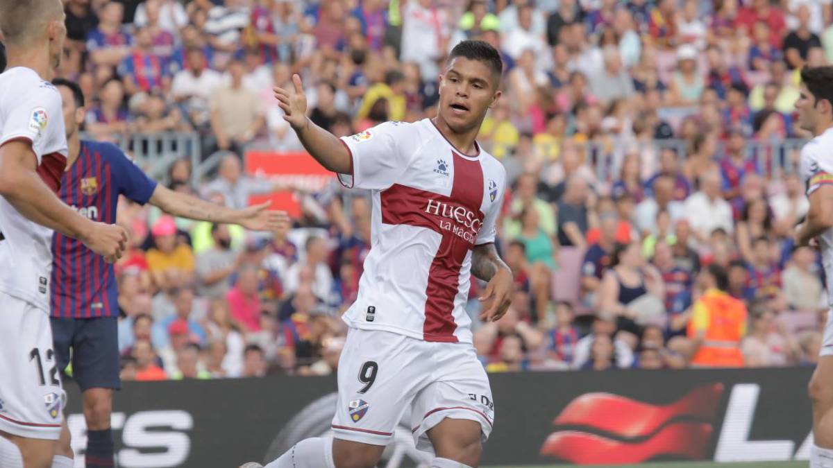 El Huesca del 'Cucho' Hernández enfrenta al Girona de Bernardo Espinosa por LaLiga de España