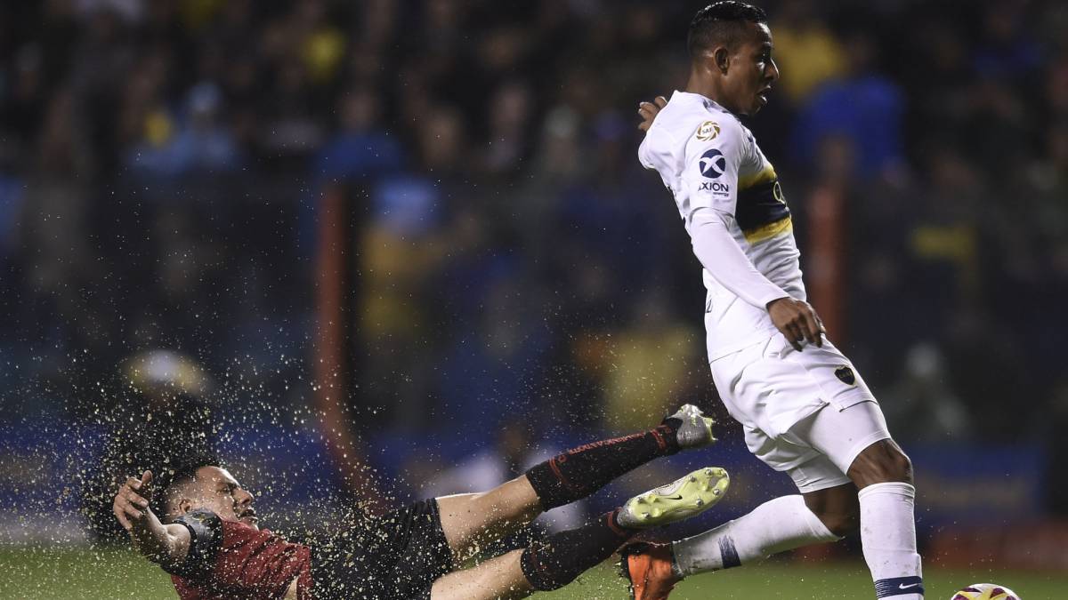 El colombiano Sebastián Villa fue titular en la victoria de Boca Juniors 3-1 contra Colón en La Bombonera, por la fecha 7 de la Superliga de Argentina