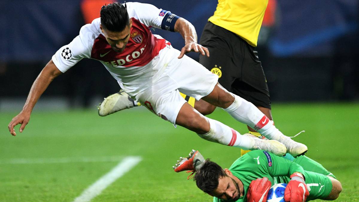 Falcao intenta pero no puede evitar otra caída del Mónaco