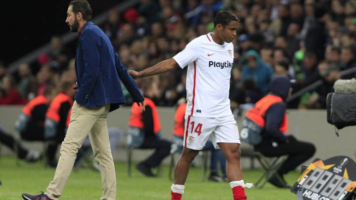 Luis Fernando Muriel con Machín, técnico de Sevilla