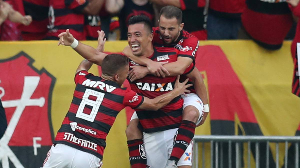 Fernando Uribe celebra uno de sus goles frente a Fluminense