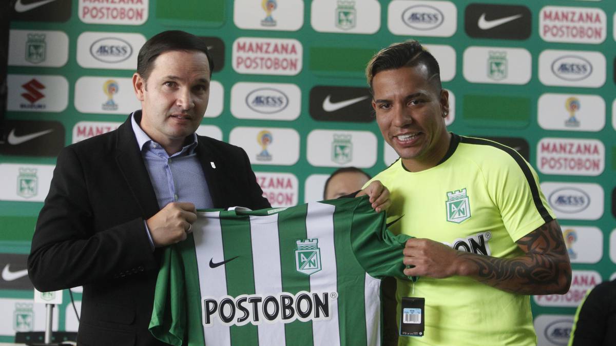 Dayro Moreno en su presentación en 2017 como jugador de Nacional