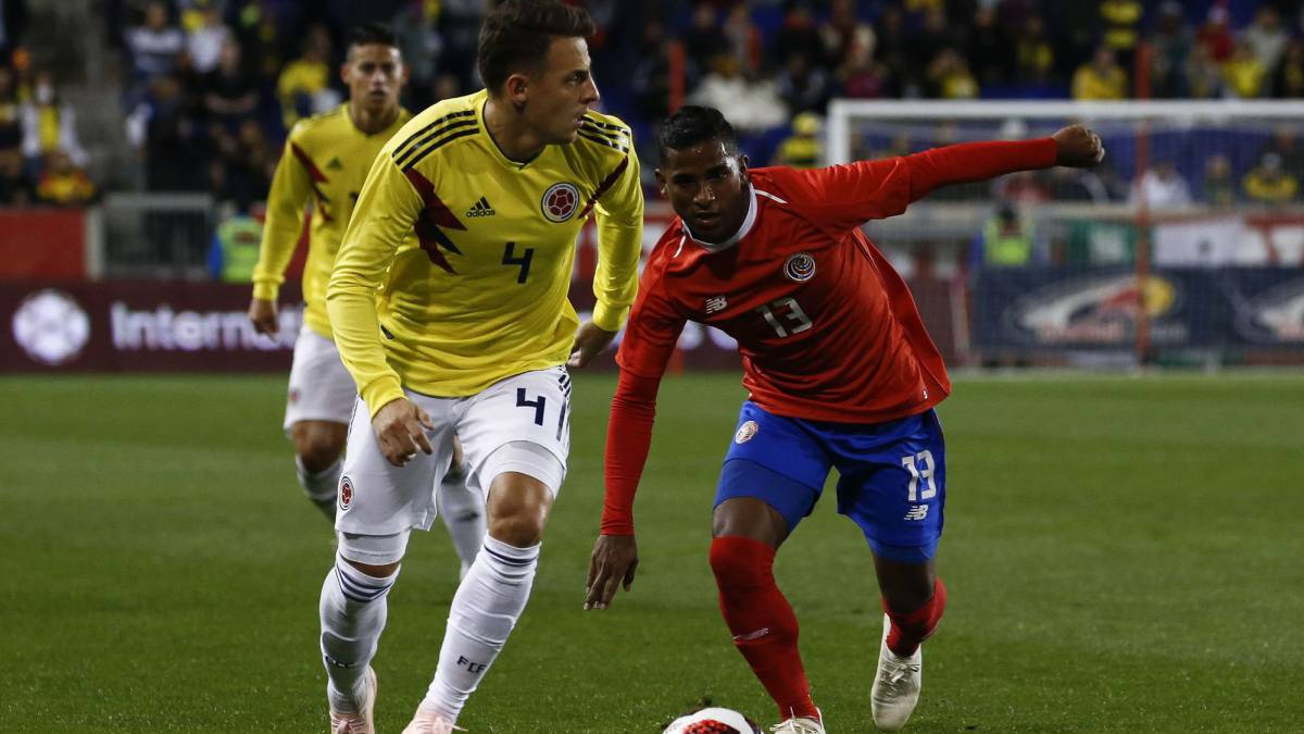 El lateral de la Selección Colombia, Santiago Arias, fue pretendido por West Ham en el mercado de transferencias de verano, de acuerdo a TalkSport.