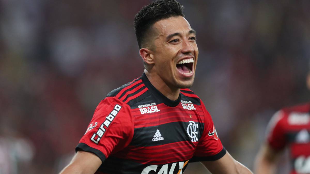 Fernando Uribe anotó gol en la victoria de Flamengo contra Paraná en la fecha 30 de la Serie A de Brasil en la que el equipo de Río de Janeiro es segundo.