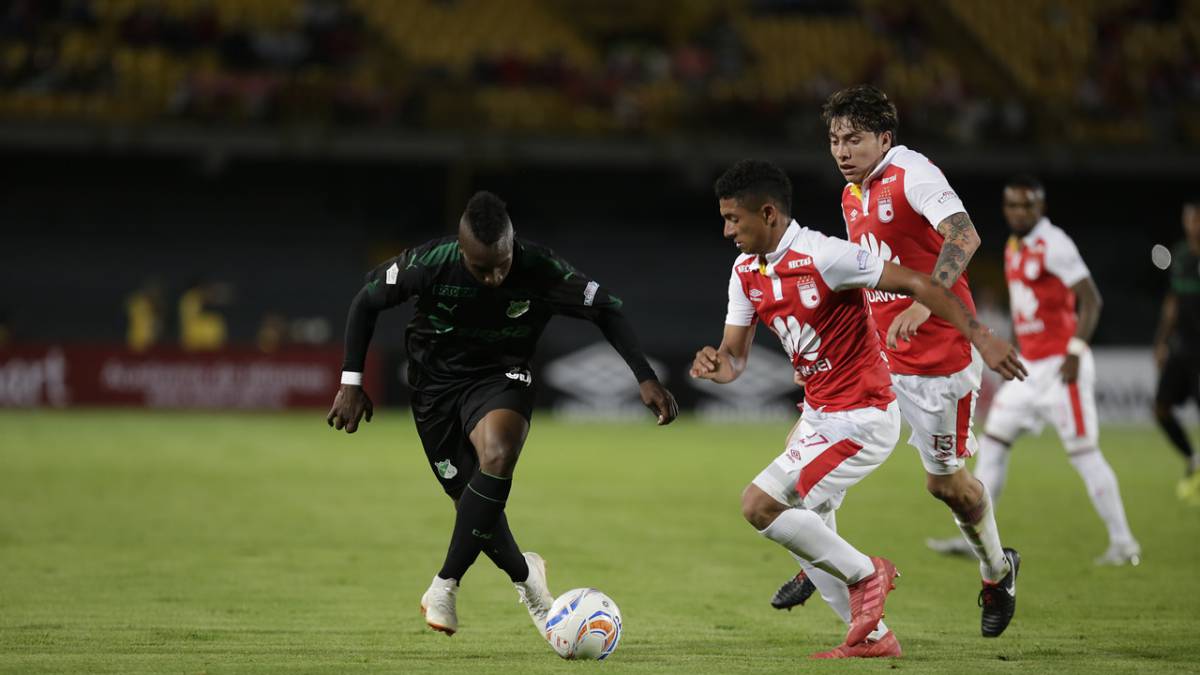 Independiente Santa Fe recibe al Deportivo Cali en el estadio El Campín en el partido de ida de los cuartos de final de la Copa Sudamericana