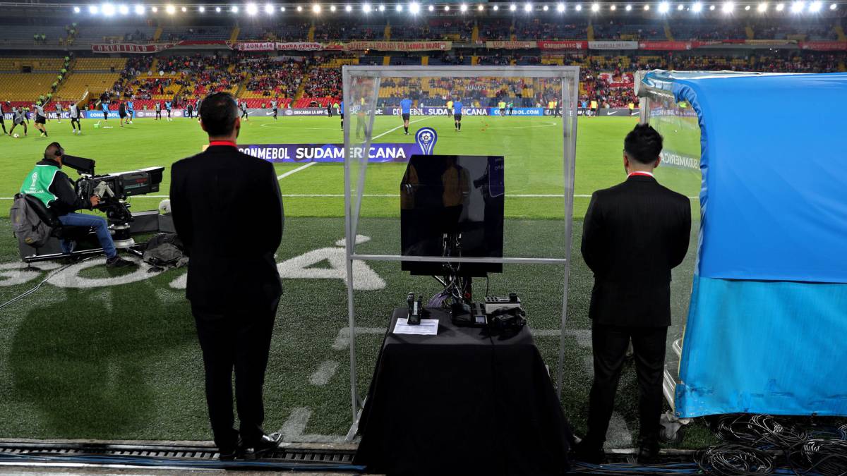 El VAR se usó por primera vez en Colombia en el partido entre Santa Fe y Deportivo Cali por Copa Sudamericana