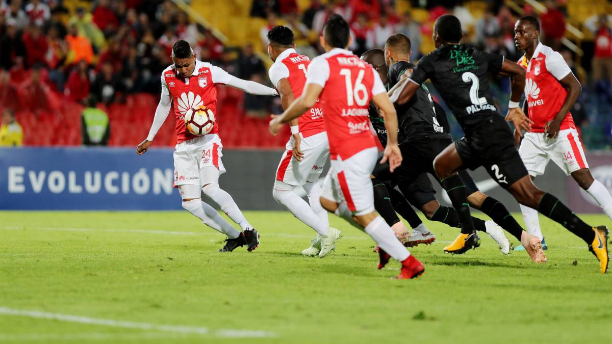Santa Fe recibió al Deportivo Cali en partido por la ida de los cuartos de final de la Copa Sudamericana hoy 23 de octubre en el estadio El Campín