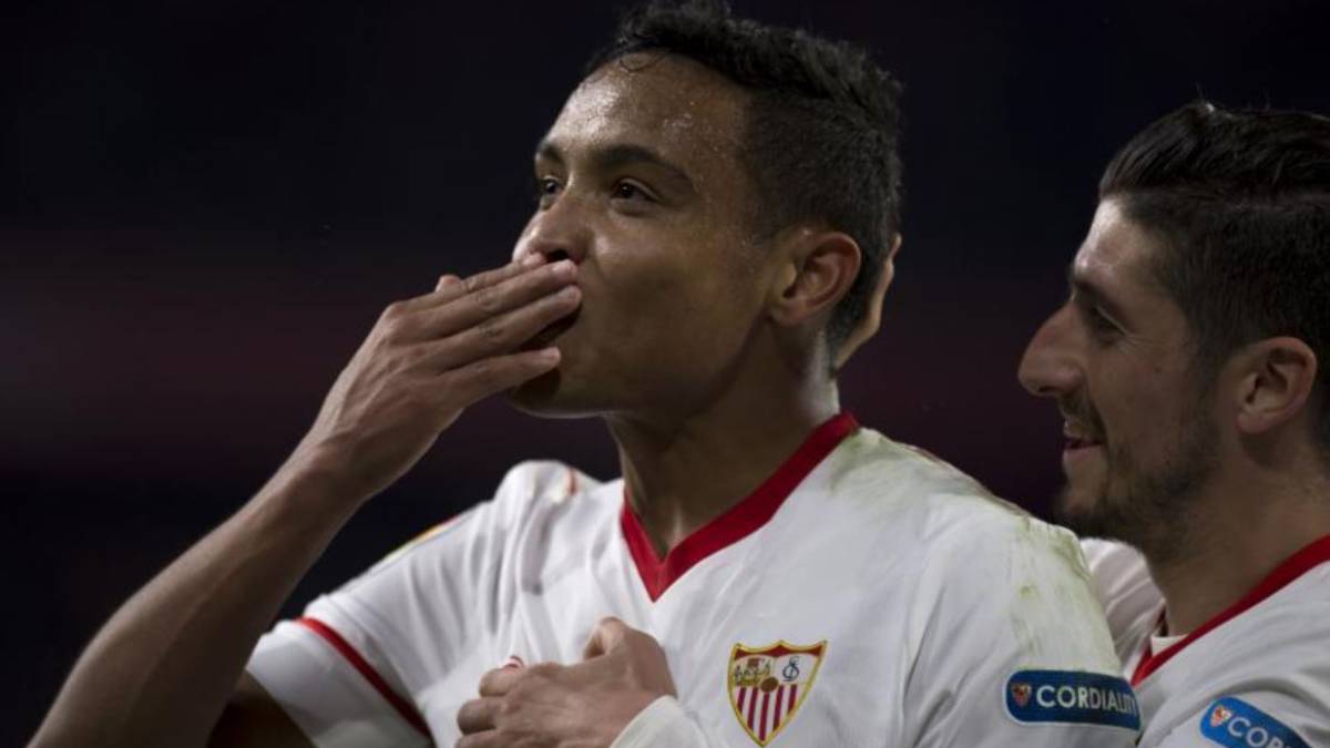 Luis Fernando Muriel recibió elogios de su técnico en el Sevilla, Pablo Machín. El entrenador cree que el colombiano está comprometido para mejorar su nivel