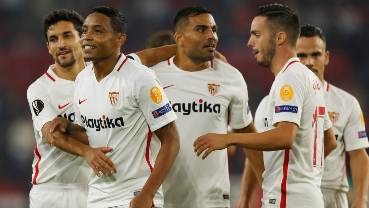 Luis Fernando Muriel marcó el cuarto gol en el triunfo del Sevilla ante el Akhisar de Turquí ene la tercera jornada de la fase de grupos de UEL