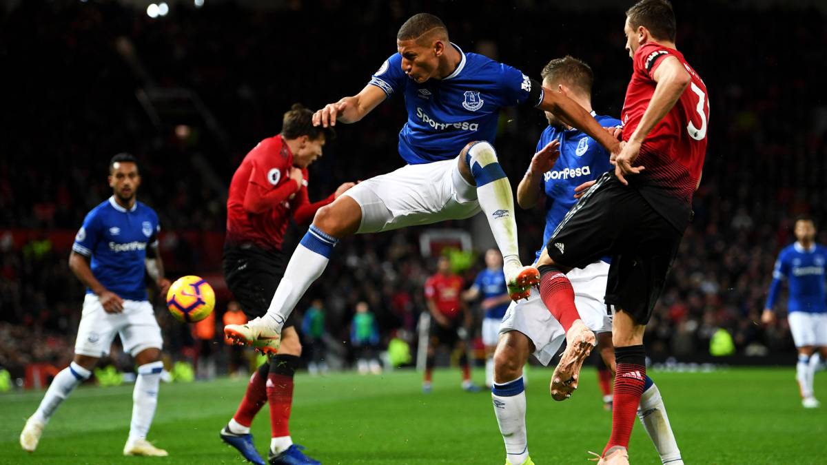 Manchester United venció 2-1 a Everton