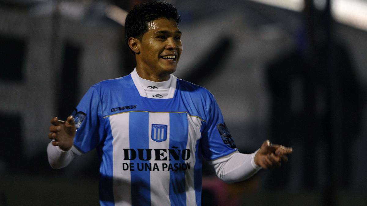 Teófilo Gutiérrez y Junior visitan a Defensa y Justicia en el estadio de Independiente de Avellaneda, por cuartos de final de Copa Sudamericana.