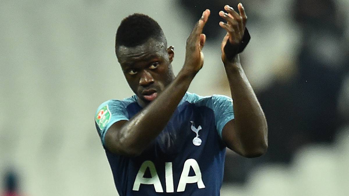 Dávinson, titular en el triunfo del Tottenham en Copa de la Liga