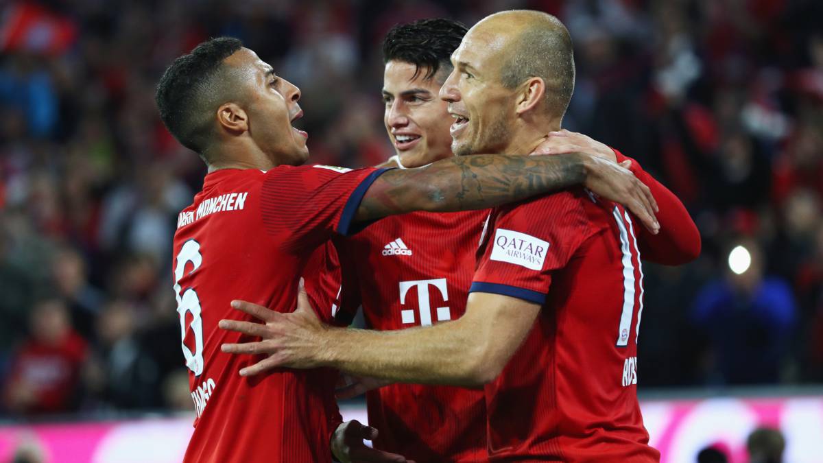 Thiago, James y Robben
