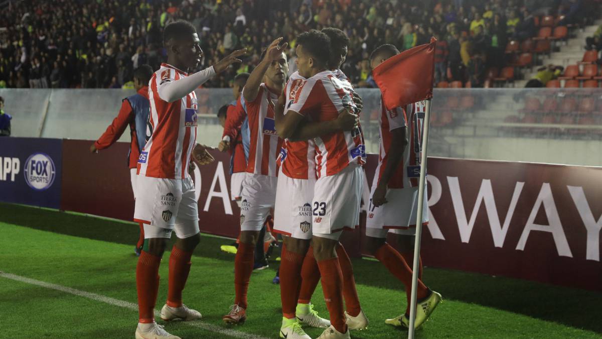 Duelo de estilos en la semifinal entre Junior y Santa Fe por Copa Sudamericana