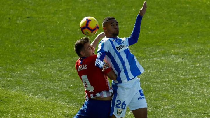 Leganés recibió al Atlético de Madrid en el estadio de Butarque en el desarrollo de la undécima jornada de la Liga Santander. Santiago Arias fue titular