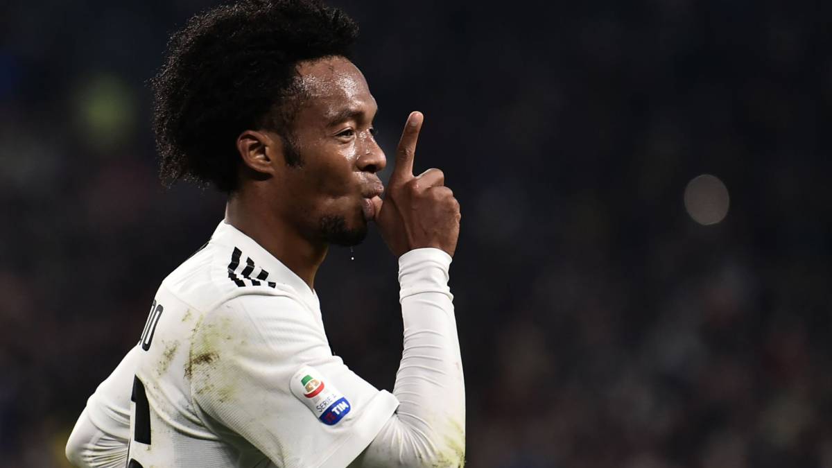 El volante colombiano Juan Guillermo Cuadrado anotó el tercer gol en la victoria de Juventus contra Cagliari, por la fecha 11 de la Serie A de Italia.