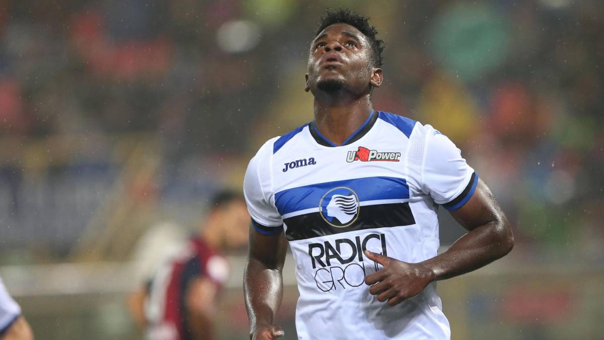 El delantero colombiano del Atalanta, Duván Zapata marcó el gol del triunfo de su equipo ante el Bolonia en la jornada once de la Serie A de Italia