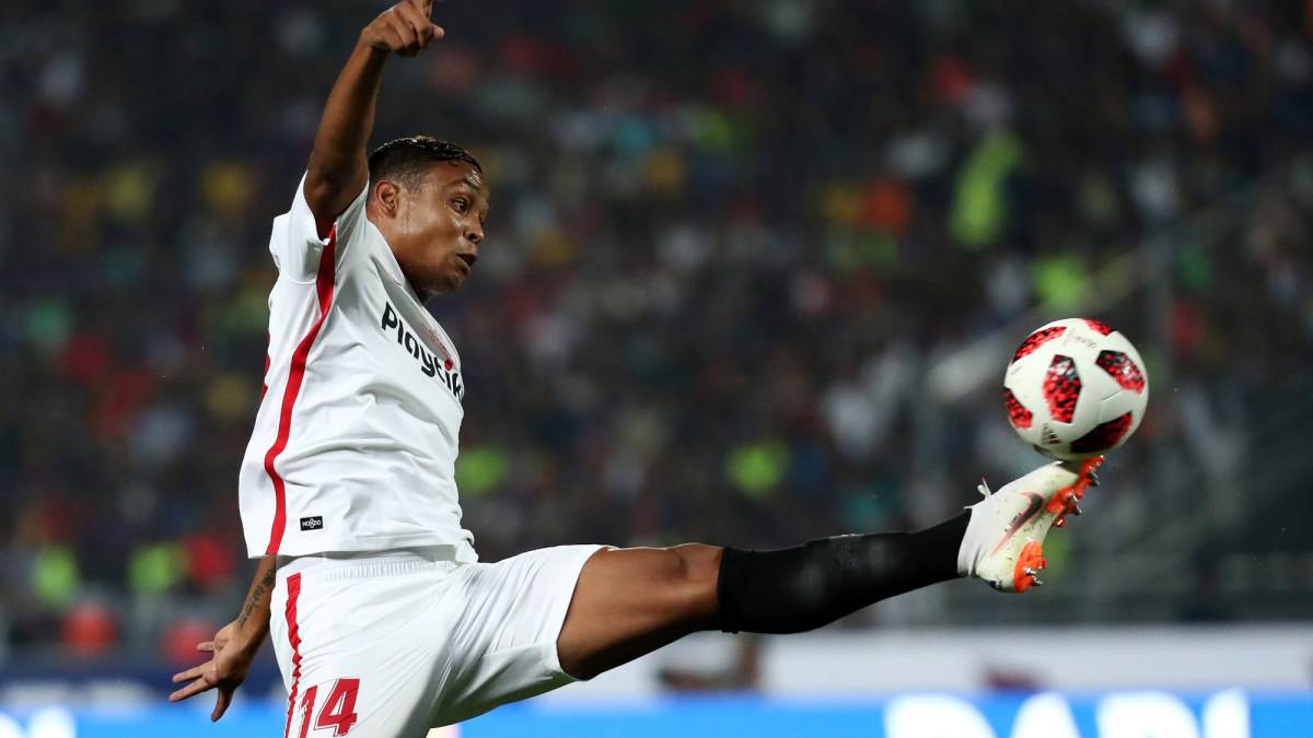 Luis Muriel en el partido ante Barcelona