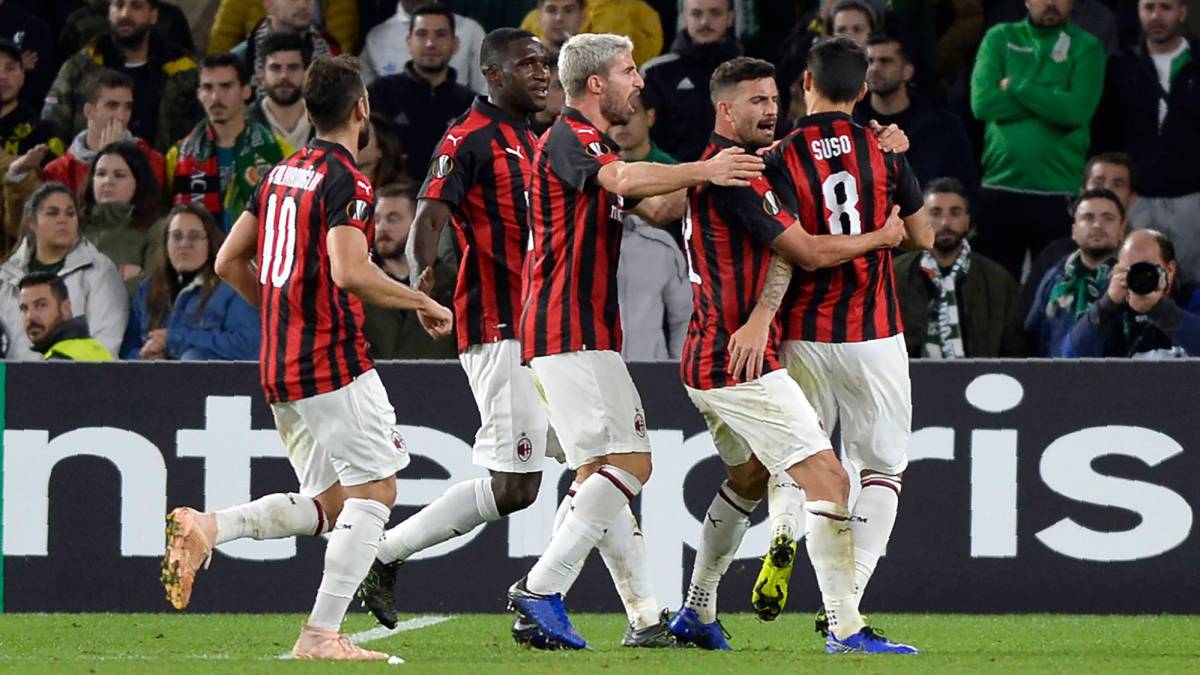 El colombiano Cristian Zapata fue titular y capitán de Milan, en el empate 1-1 contra Real Betis en Sevilla, por la fecha 4 de la Europa League.