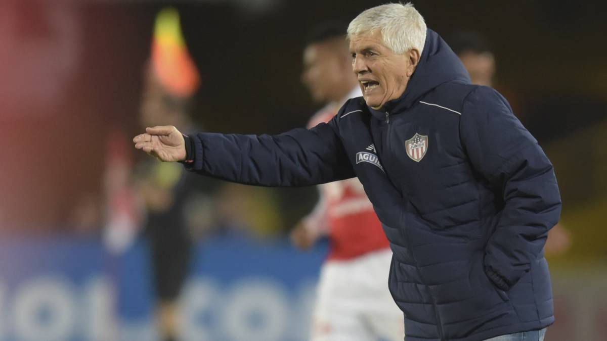 Julio Comesaña, técnico de Santa Fe