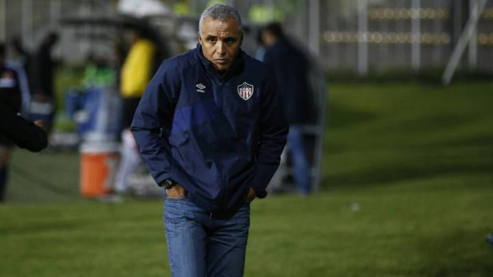 El colombiano Alexis Mendoza confirmó en diálogo con El Alargue que está en conversaciones con Alianza Lima de Perú. No dirige desde que salió de Junior.
