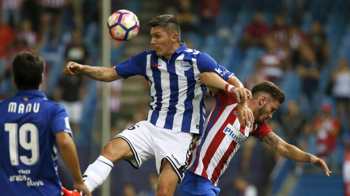 Daniel Torres estuvo tres minutos en el triunfo del Alavés ante el Huesca en la Liga Santander. Solo ha estado en dos partidos de la temporada