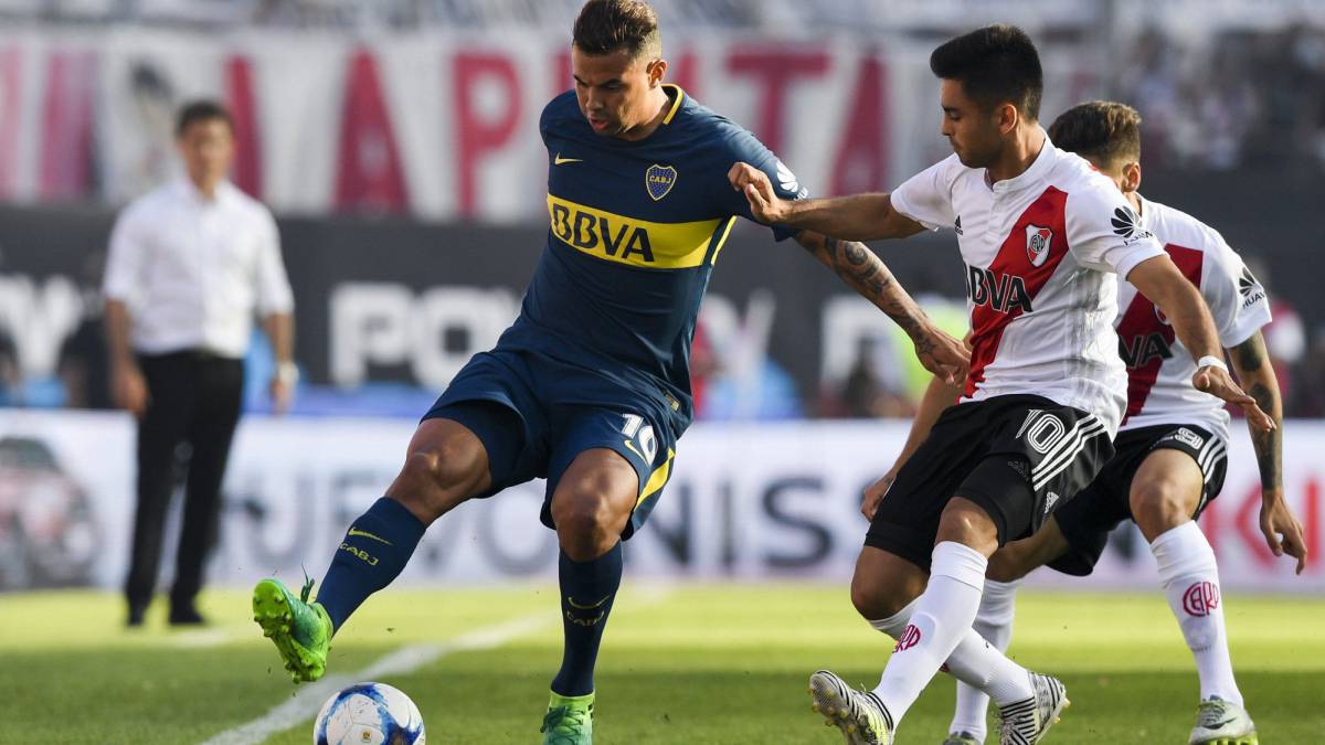 Edwin Cardona es una de las variantes del técnico de Boca, Guillermo Barros Schelotto, para reemplazar a Pavón en la final de Copa Libertadores ante River.