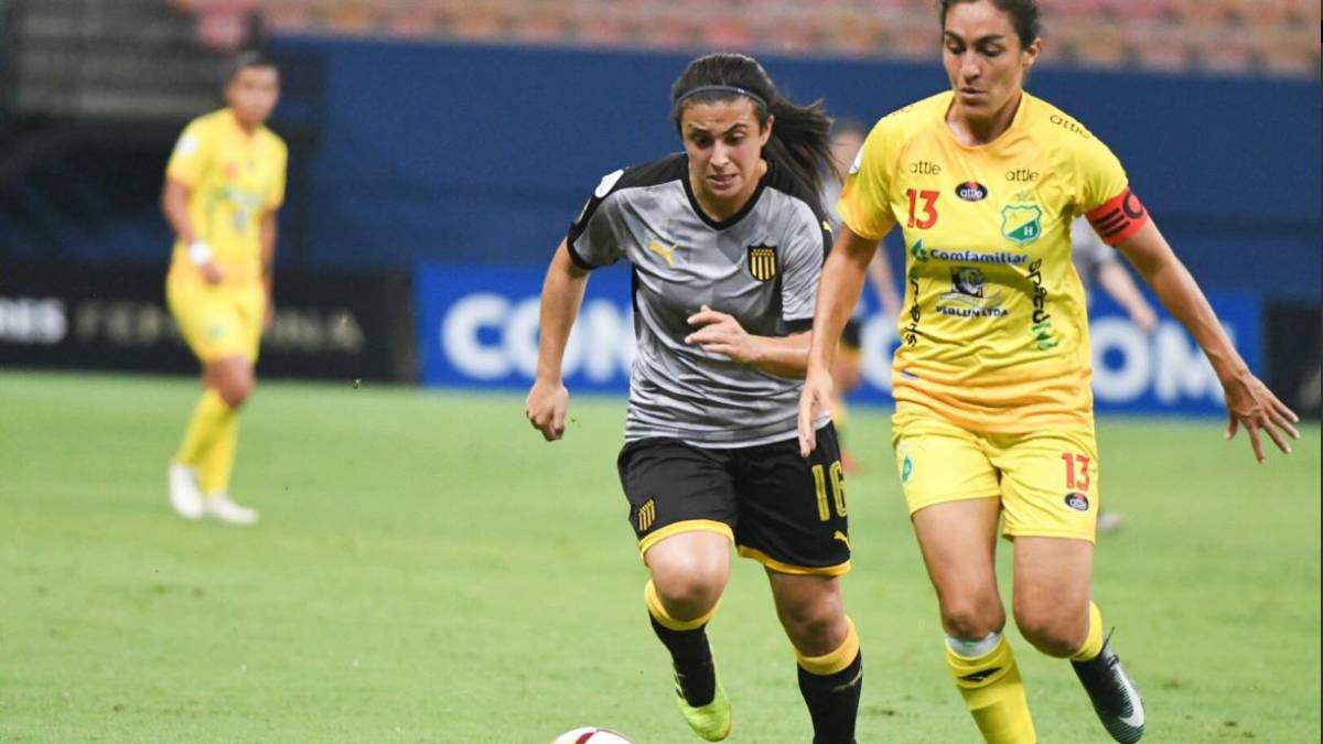 Atlético Huila enfrentó a Peñarol en el primer partido de la Copa Libertadores femenina que se disputa en Manaos, Brasil. El equipo colombiano venció