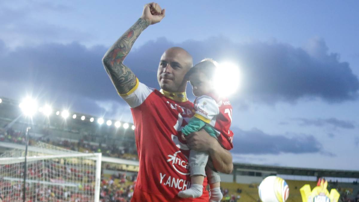 Omar Pérez aseguró que uno de las ofertas que tiene en Colombia es de Independiente Santa Fe. El argentino habló en entrevista con La Última Palabra