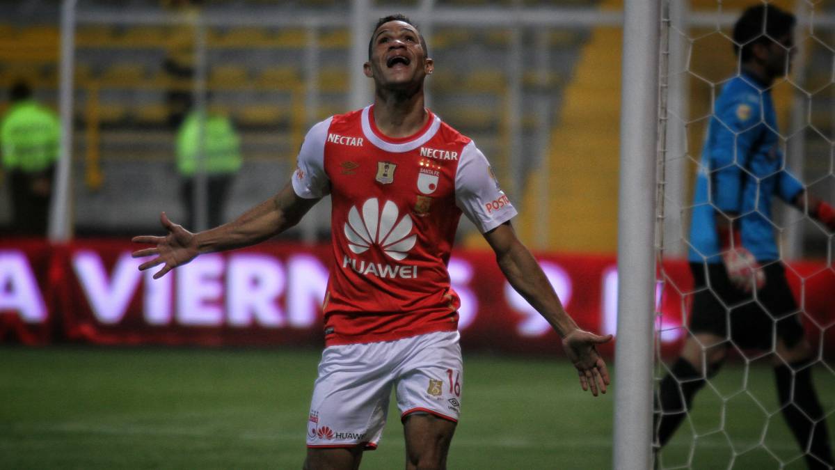 Anderson Plata exjugador de Santa Fe y ahora en Atlético Paranaense, señala que el equipo bogotano tendrá que remontar en Barranquilla ante Junior.