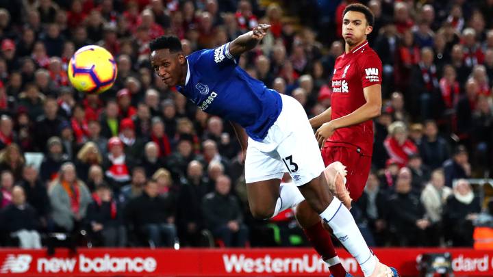 Yerry Mina fue figura en el encuentro entre el Everton y Liverpool en la jornada 14 de la Premier League y fue elegido en el equipo de la fecha