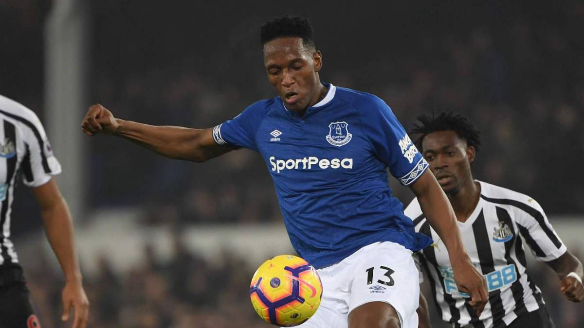 Yerry Mina, Bernardo Espinosa y Cristian Zapata, en la lucha por ser el mejor defensa colombiano