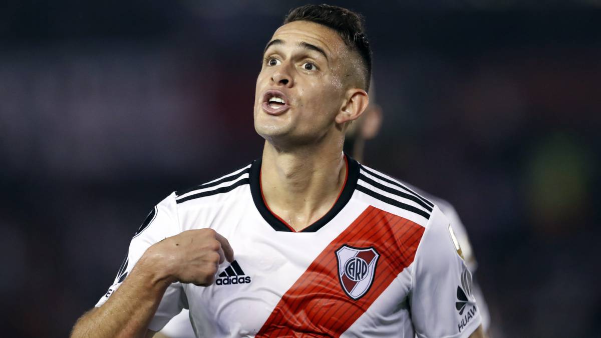 Rafael Santos Borré celebra un gol ante Racing en Copa Libertadores