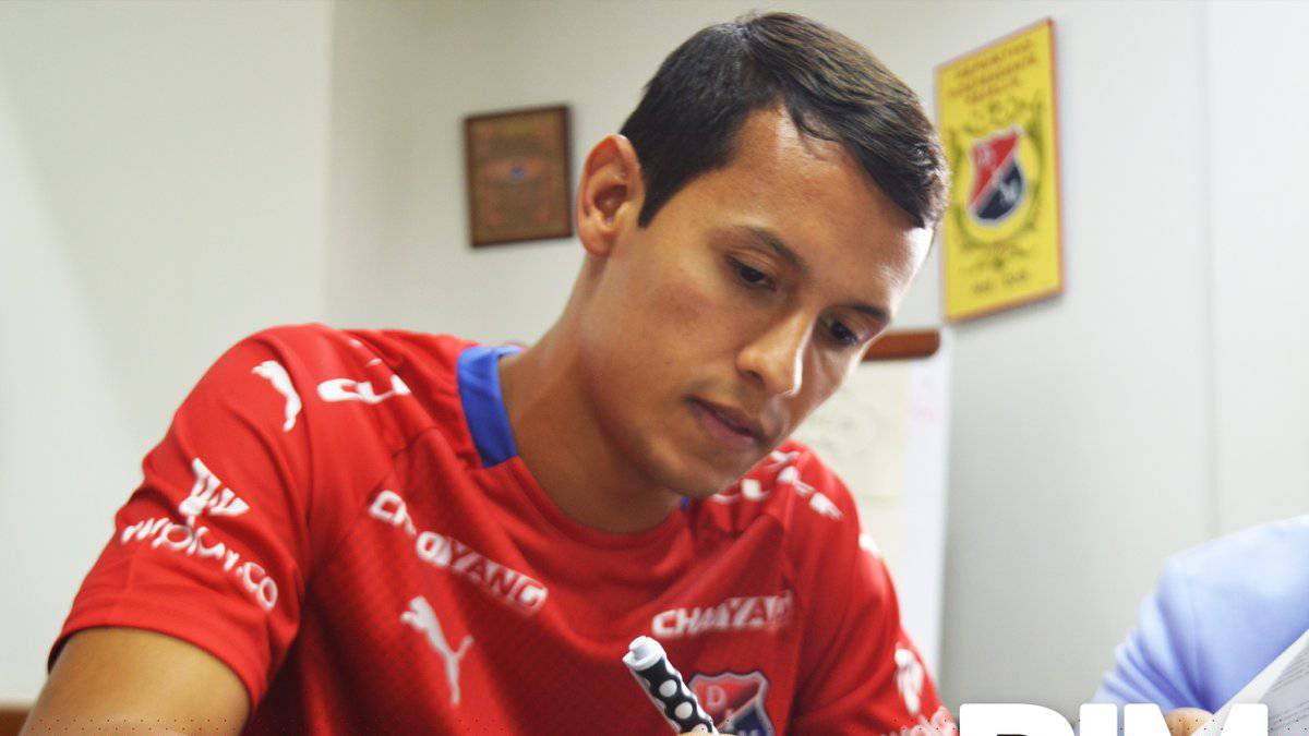 Ricaurte renueva: "Me siento totalmente feliz en el Medellín"