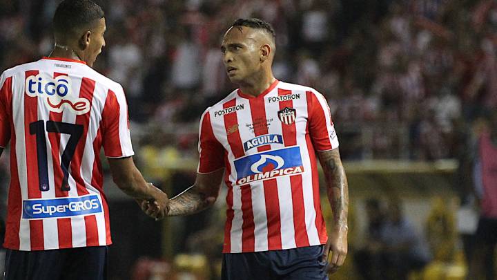 Jarlan Barrera habría firmado un contrato con Rosario Central y otro con Tigres