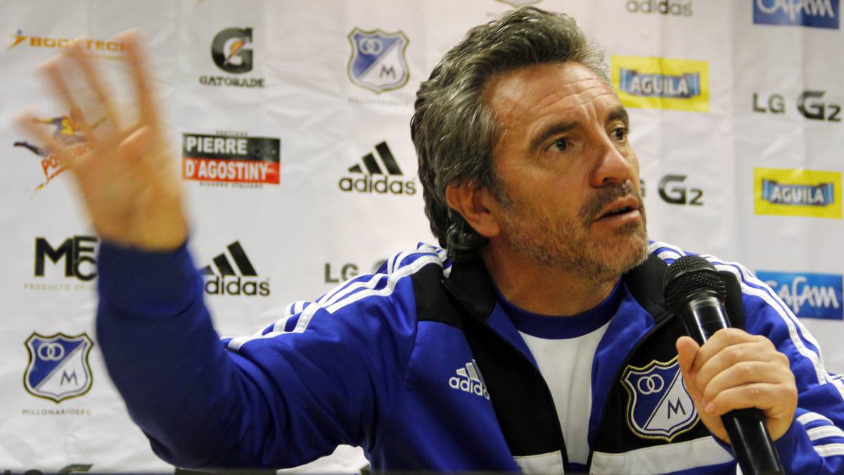 Millonarios indemnizo en septiembre de 2014 a los españoles Juan Manuel Lillo y José Portolés. La DIAN acusó al equipo por realizar mal procedimiento.