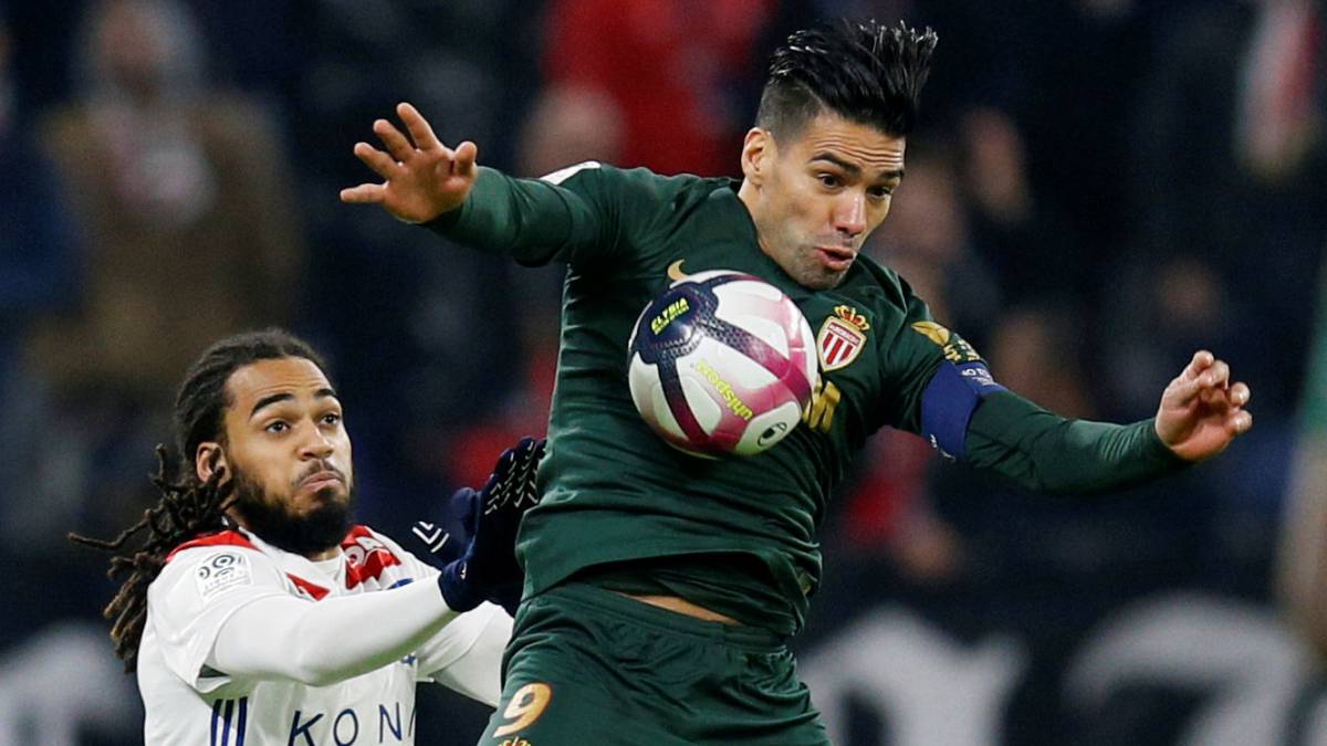 Falcao y el Mónaco pierden ante el Lyon en el desarrollo de la jornada 18 de la Liga de Francia. El equipo del Principado es 19 con solo 13 puntos