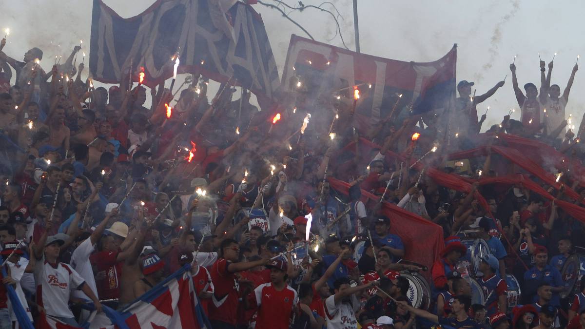 Dos fechas de sanción para la barra Rexixtenxia del Medellín por quema de pólvora en la final ante Junior