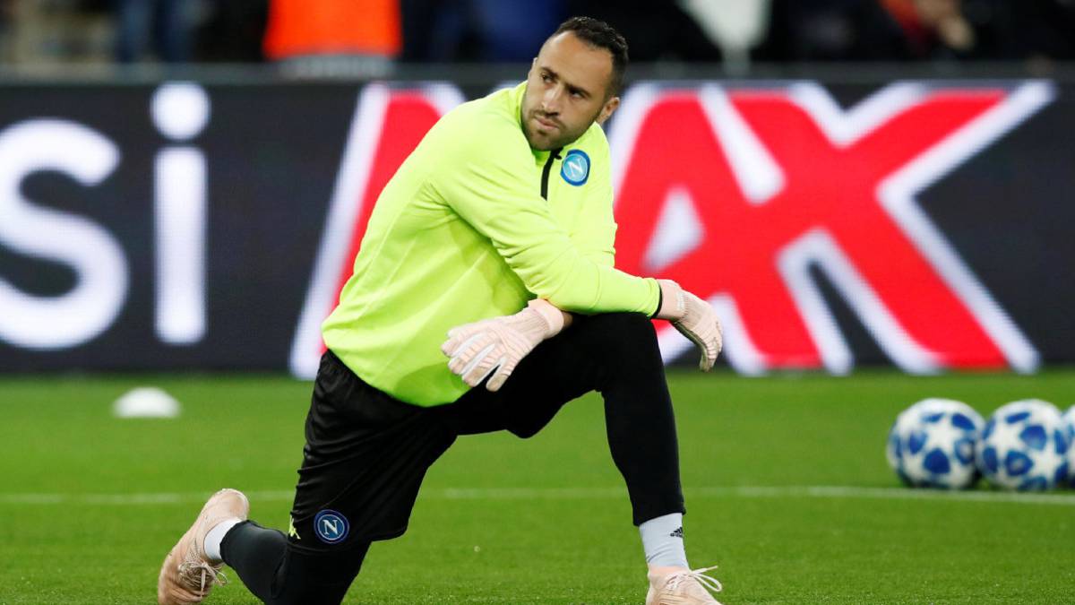La Gazzetta dello Sport informa que el presidente del Napoli tiene la intención de adelantar la compra de David Ospina previendo las lesiones de Alex Meret