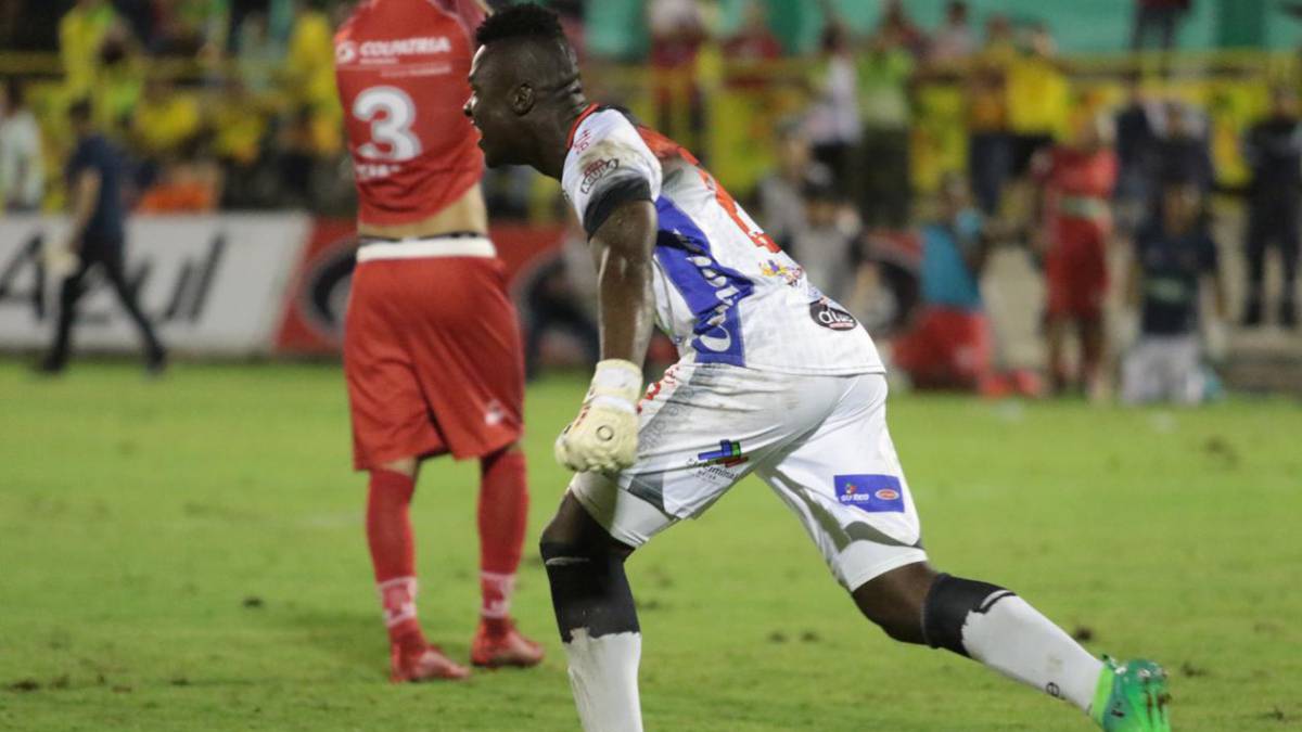 Geovanni Banguera llegará a Santa Fe para reforzar el arco el próximo año. A sus 23 años, llega como el tercer mejor arquero del año en la Liga Águila 2018.