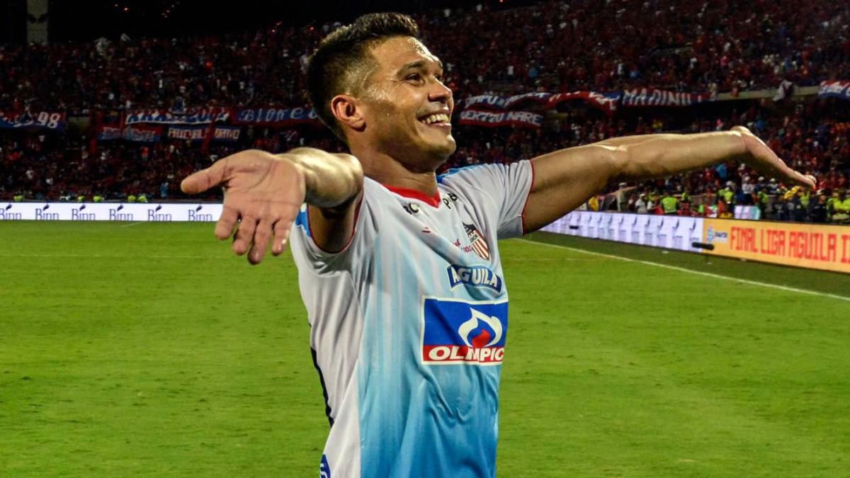 Teófilo Gutiérrez celebra el título con Junior