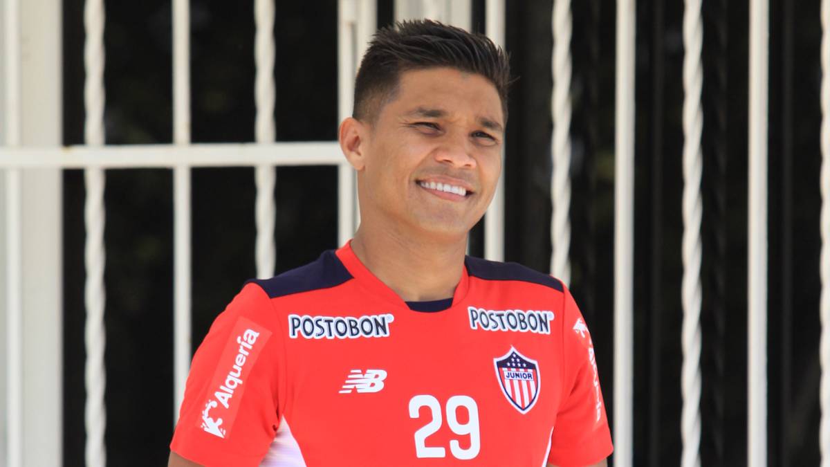 Teófilo Gutiérrez en su primer entrenamiento con Junior de Barranquilla.