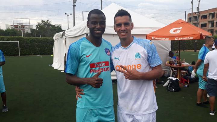 El ex futbolista Andrés Felipe González realizó una subasta de camisetas de fútbol para recoger fondos para su hija Julieta, que se encuentra enferma
