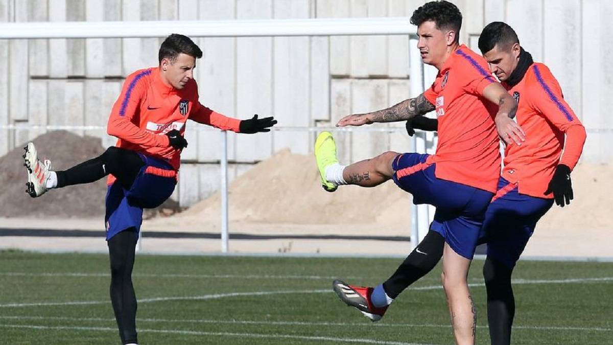 Santiago Arias sería suplente en el primer partido del Atlético en 2019