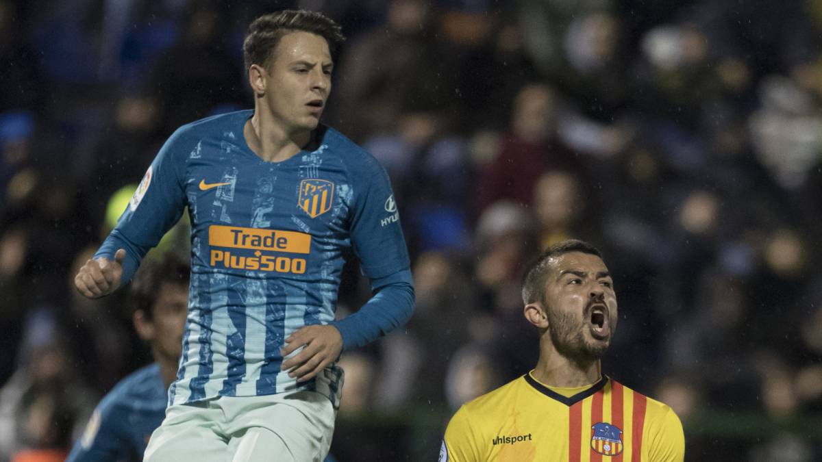 Santiago Arias ocupa el puesto 11 de los mejores laterales en las cinco ligas top de Europa